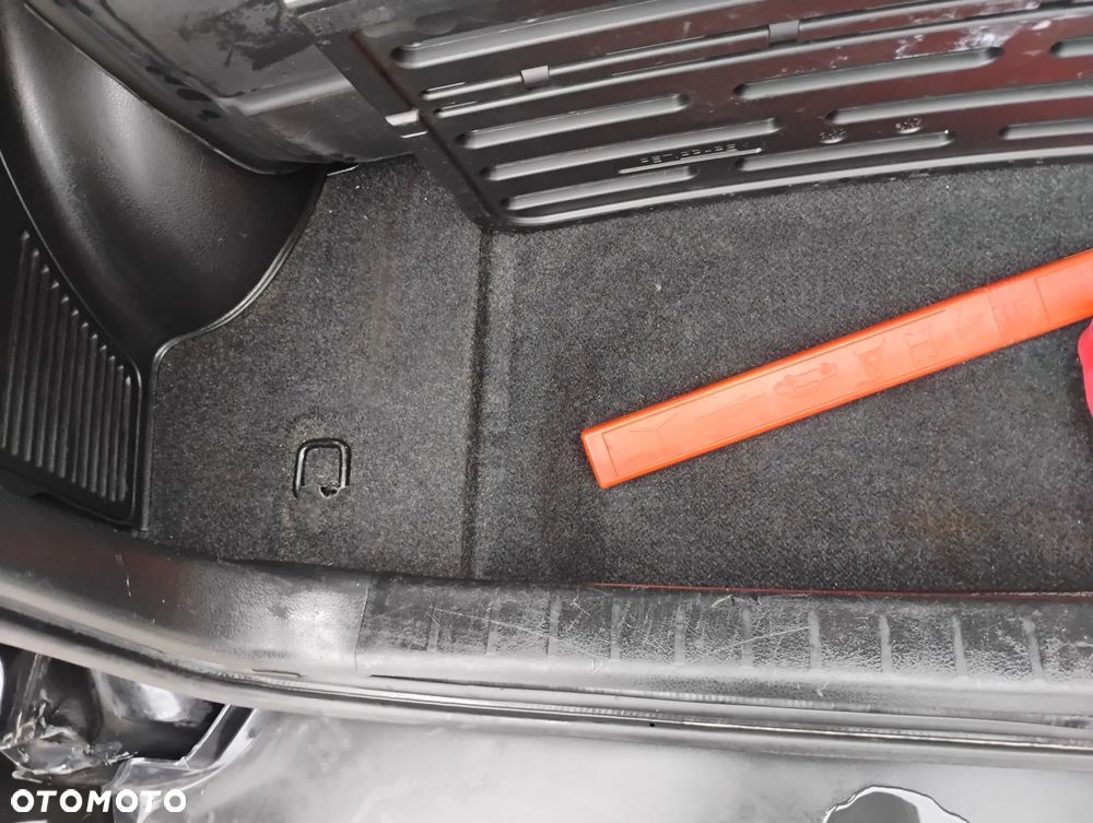 Suzuki Grand Vitara 1.9 DDiS Comfort + DPF Family - 38