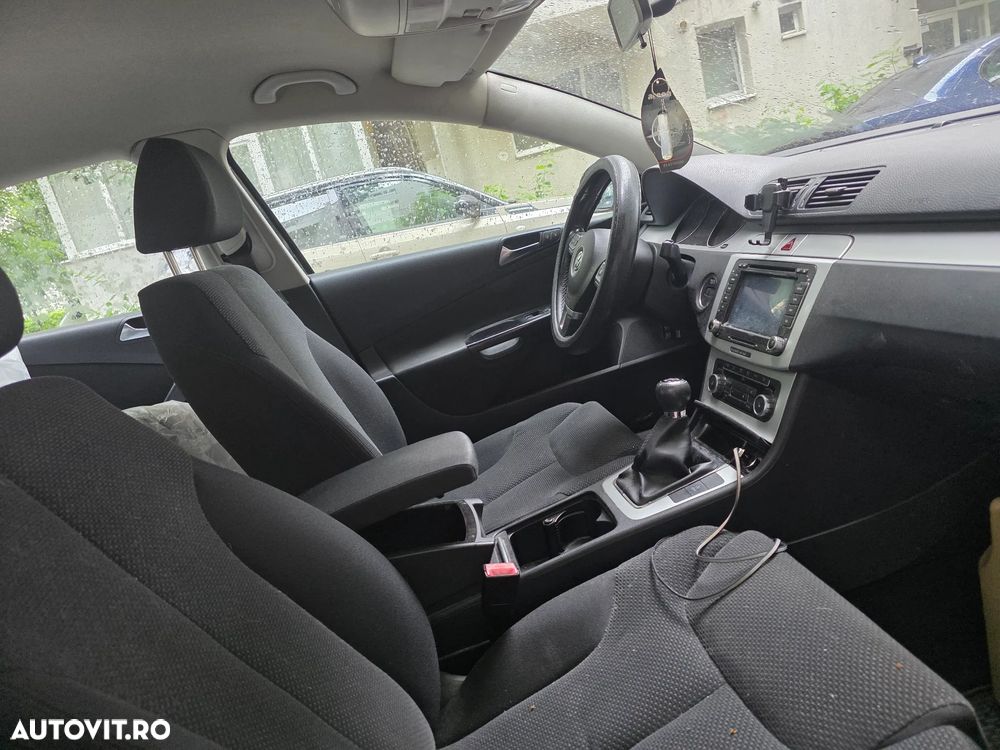 Volkswagen Passat 1.6 TDI DPF BlueMotion Technology Highline - 18