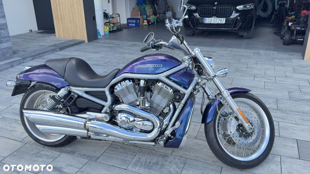 Harley-Davidson V-Rod Street Rod - 1