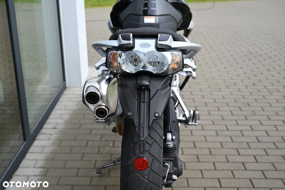 Moto Guzzi Stelvio - 8