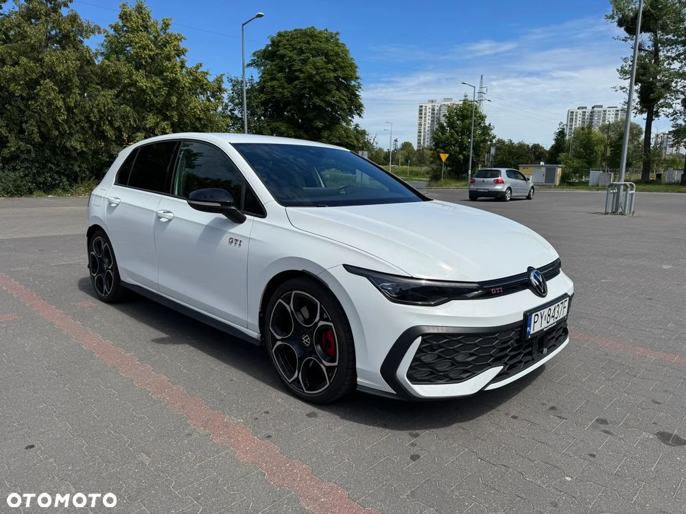 Volkswagen Golf - 8