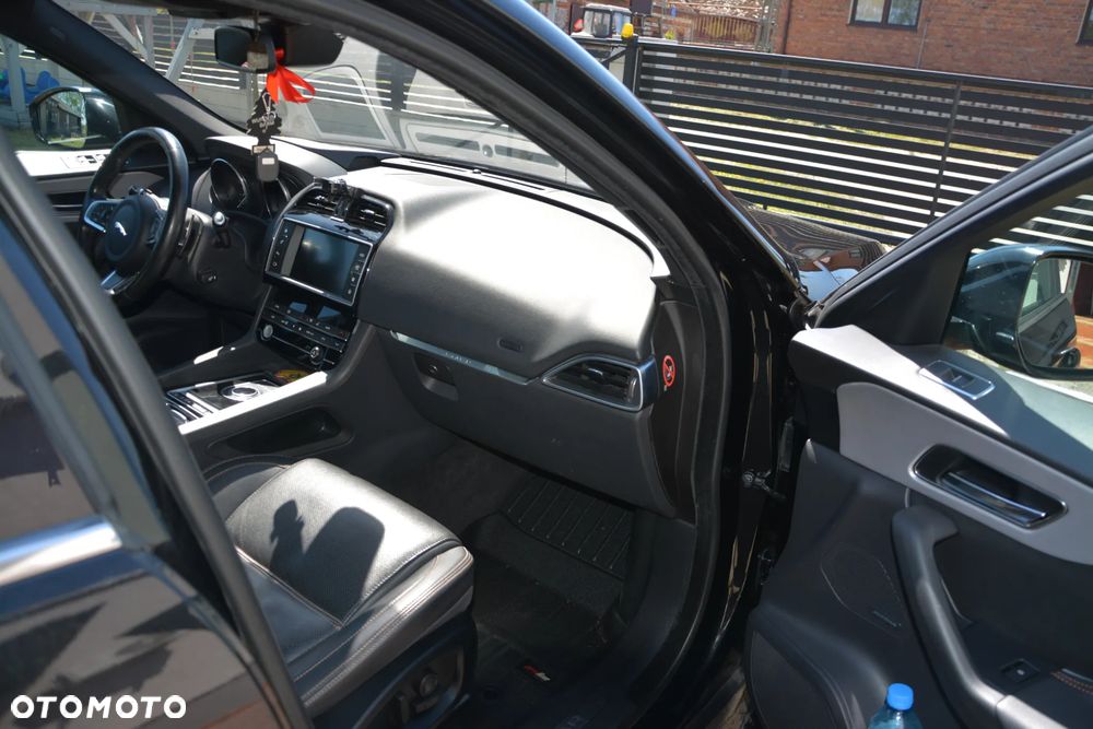 Jaguar F-Pace - 26