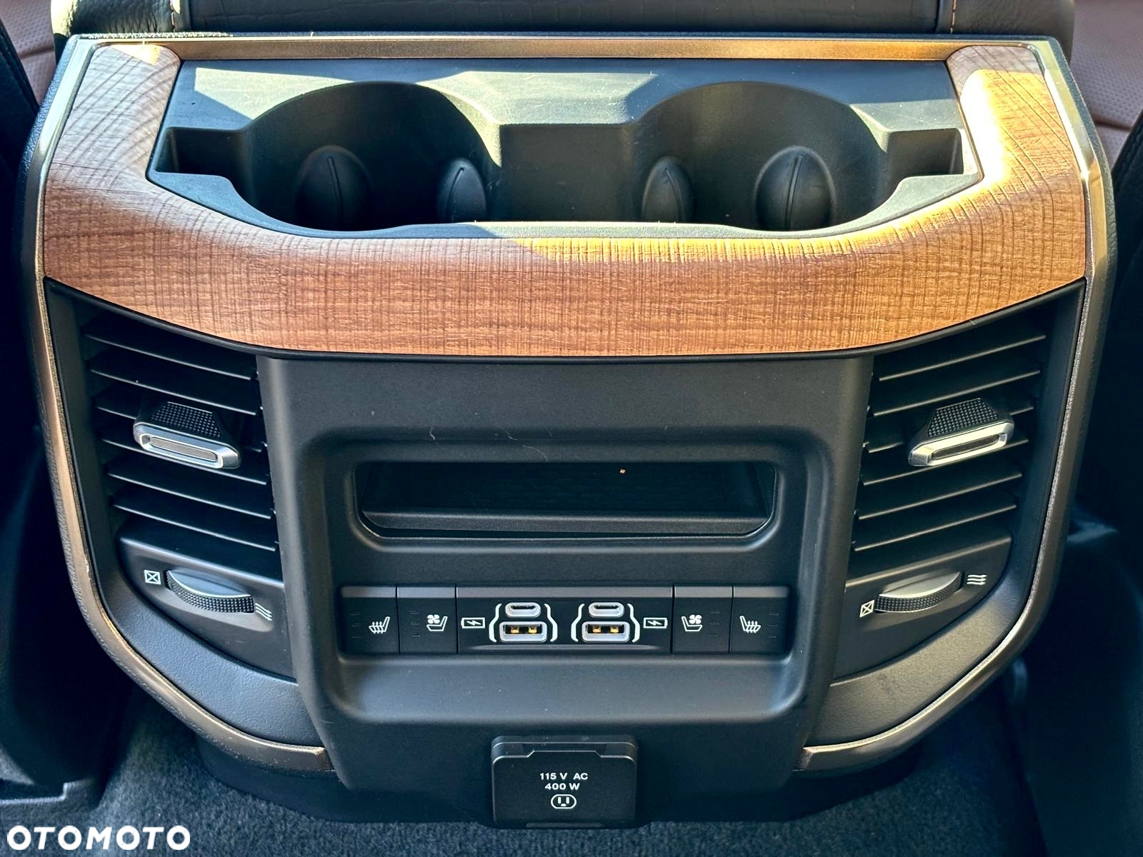 RAM 1500 Crew Cab Longhorn - 23