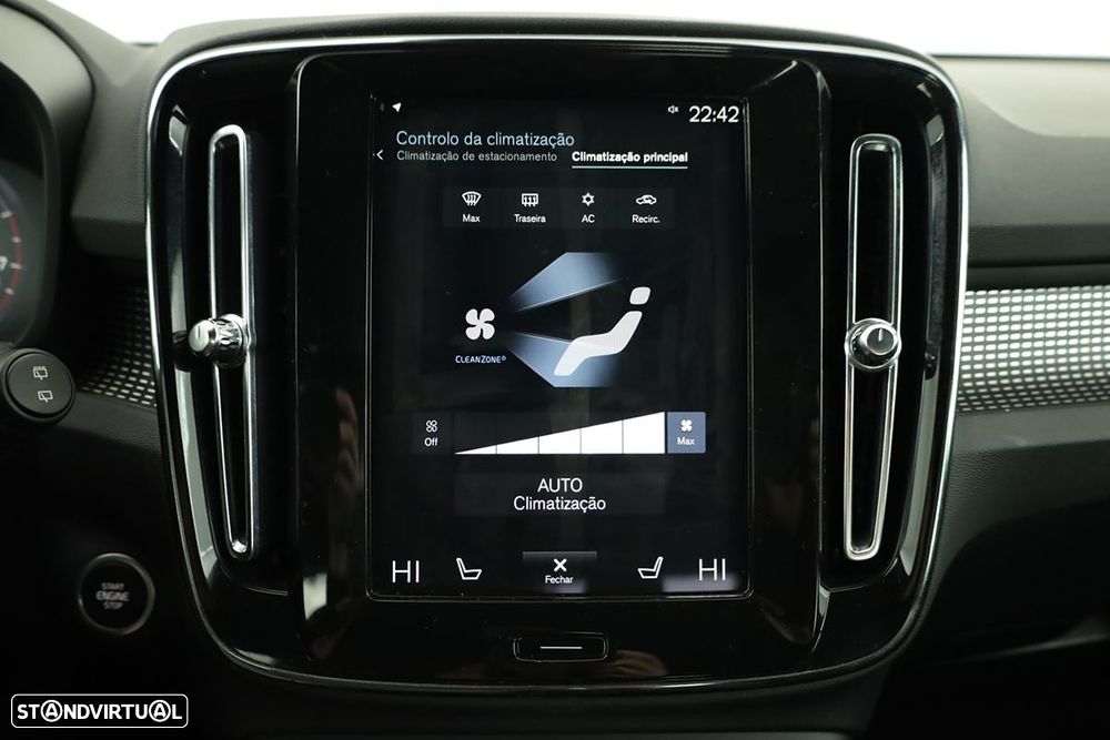 Volvo XC 40 1.5 T2 Plus Dark Auto - 11