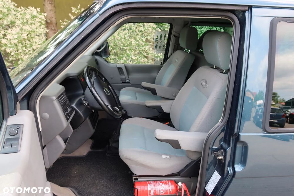 Volkswagen Multivan - 12