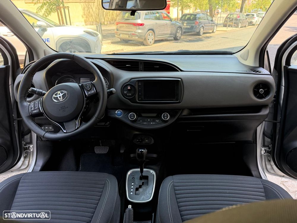 Toyota Yaris 1.5 HSD Comfort +P.Style+P.Techno - 8