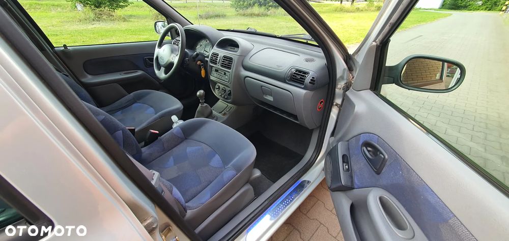 Renault Clio - 13