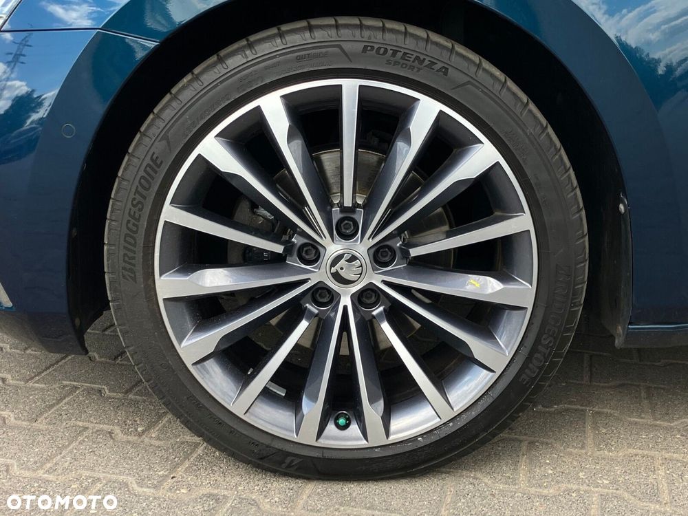 Skoda Superb 2.0 TDI SCR 4x4 L&K DSG - 12