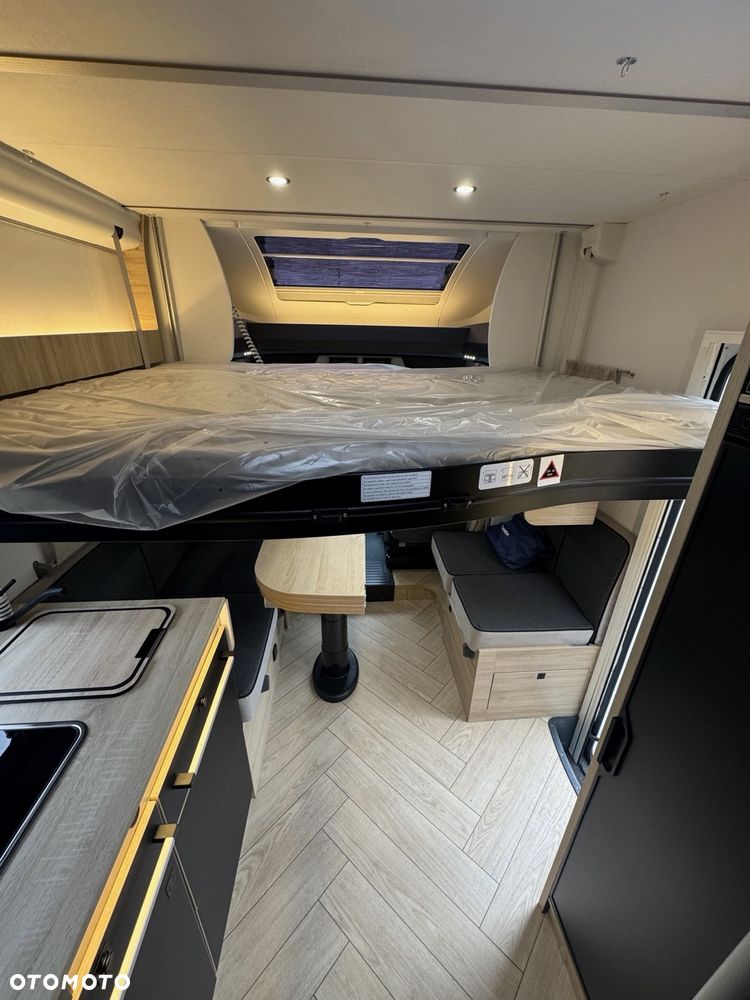 Ford Chausson 798 Titanium Ultimate - 21