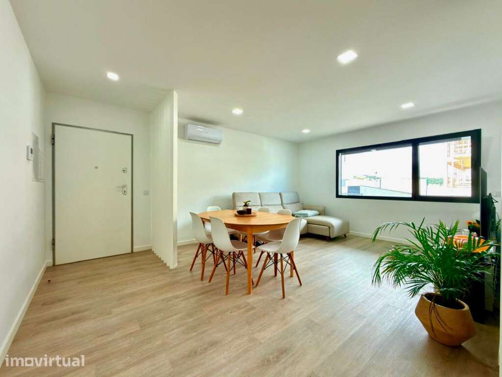Apartamento T2 com lugar de garagem,Santa Clara - Grande imagem: 2/8