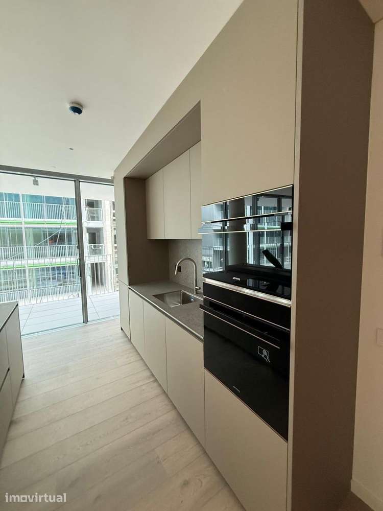 Espaçoso Apartamento de 3 Quartos com Amplo Terraço - Grande imagem: 3/21