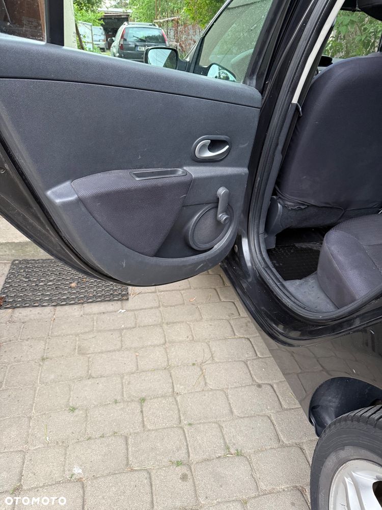 Renault Clio 1.5 dCi Expression - 22