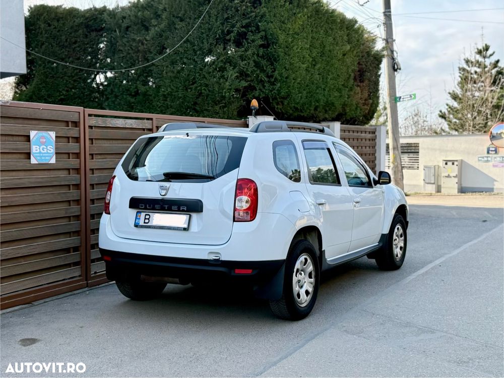 Dacia Duster 1.6 4x4 Laureate - 3
