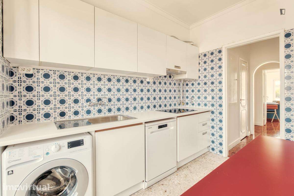 Quarto - localizado em Benfica Lisbon - Grande imagem: 5/19