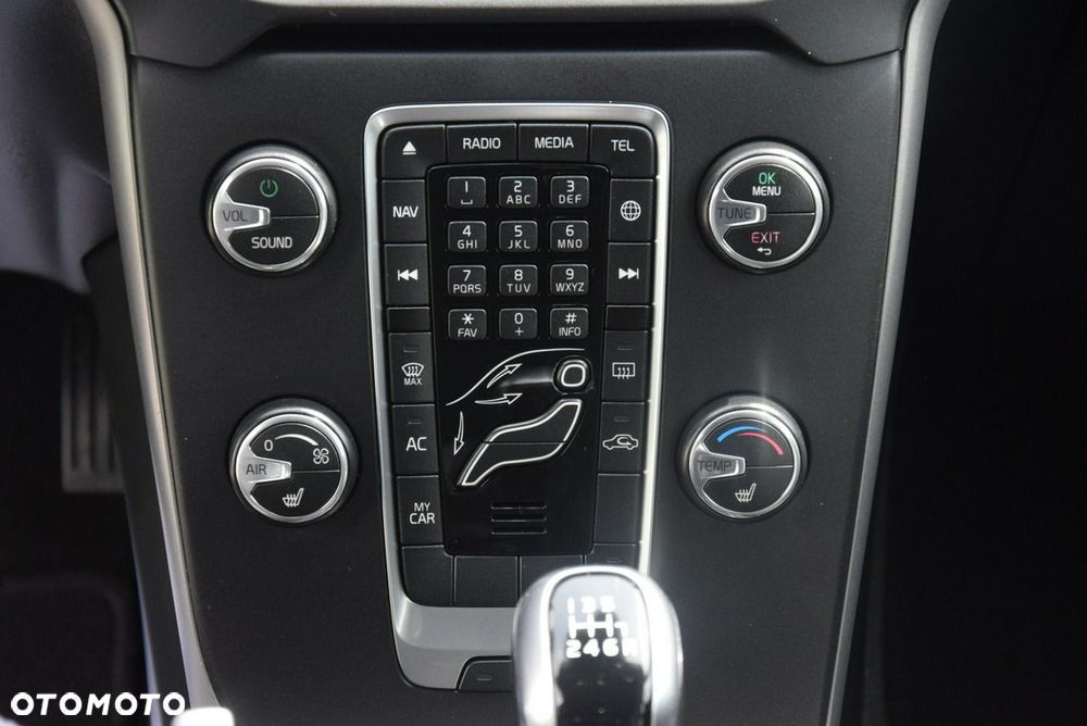 Volvo V40 D2 Momentum - 32