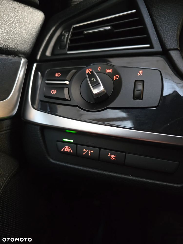 BMW Seria 5 535d xDrive - 15