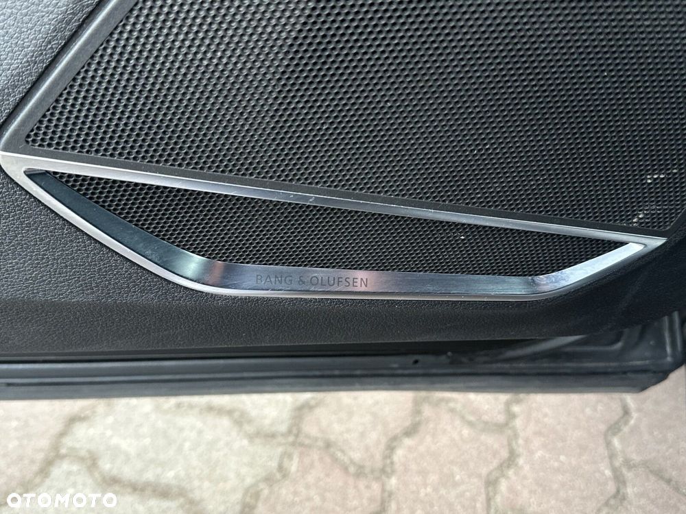 Audi Q3 RS S tronic - 30