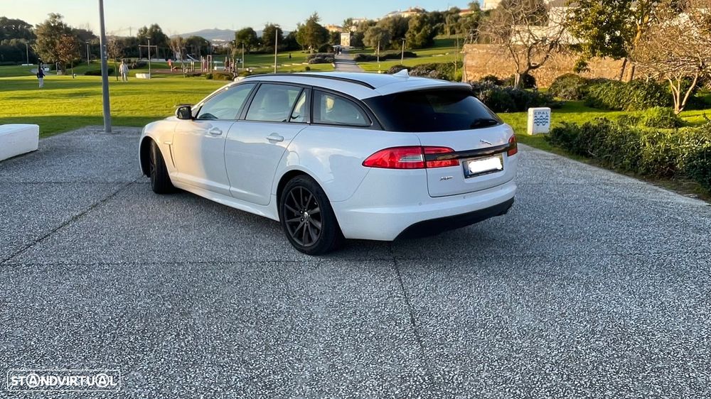 Jaguar XF Sportbrake 2.2 D Premium Luxury - 17