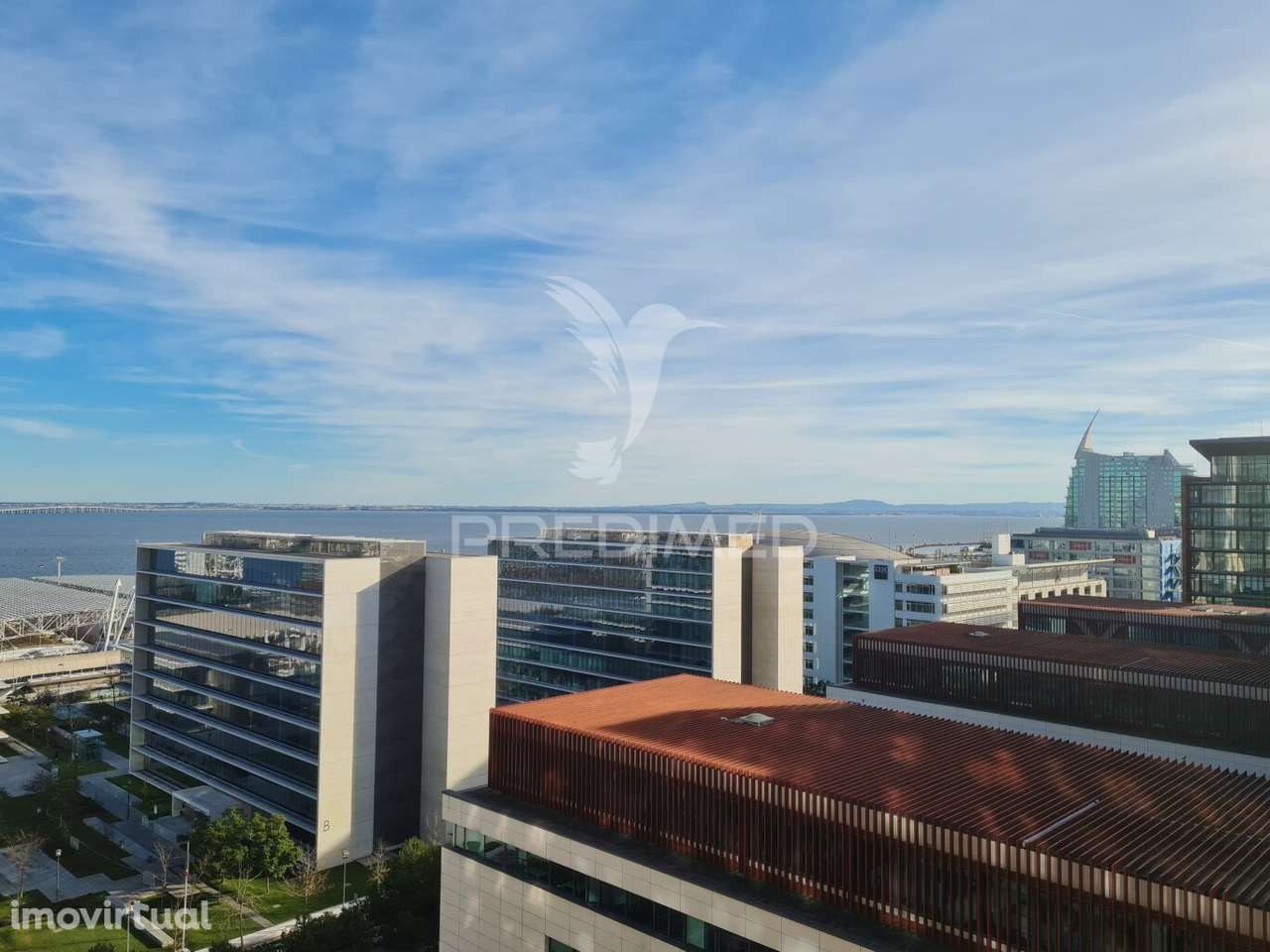 Escritório com vista rio, WC privativo e estacionamento - Grande imagem: 2/17