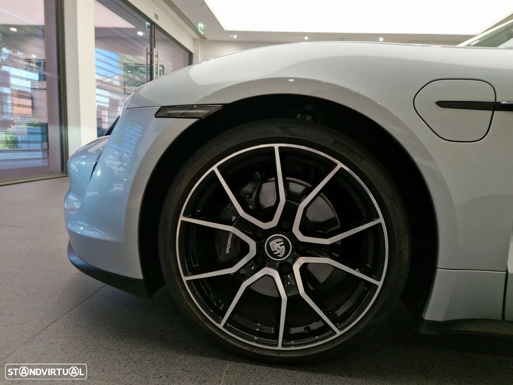 Porsche Taycan Standard - 3