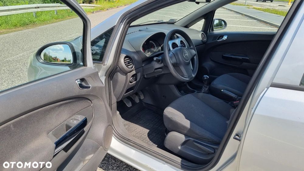 Opel Corsa 1.2 16V Edition / Active - 15