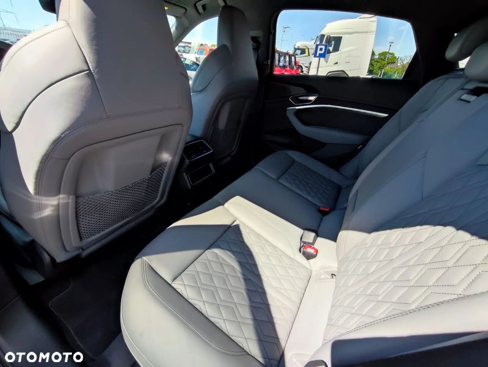 Audi e-tron 55 Quattro S Line - 25