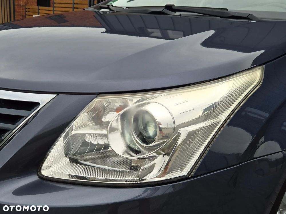 Toyota Avensis 1.8 Premium EU5 - 25