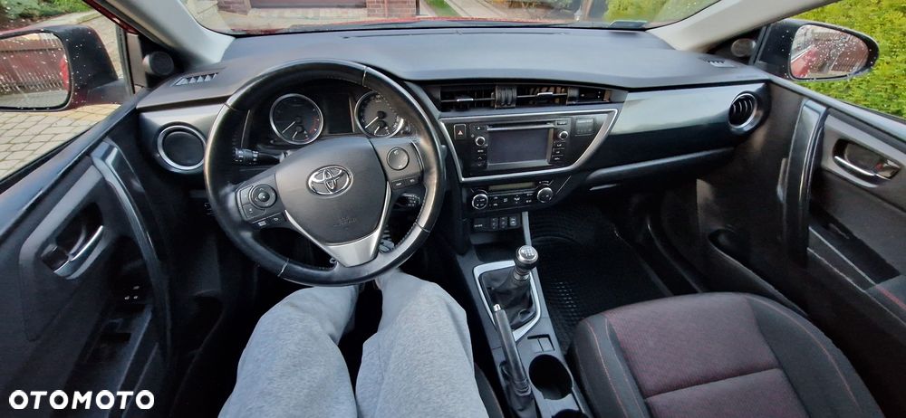 Toyota Auris - 10