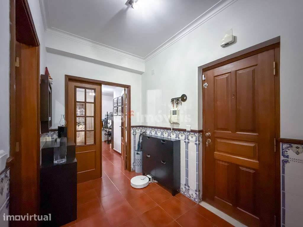 T3 com Sótão e Garagem numa Zona Tranquila - Vila Nova da Barquinha - Grande imagem: 4/42