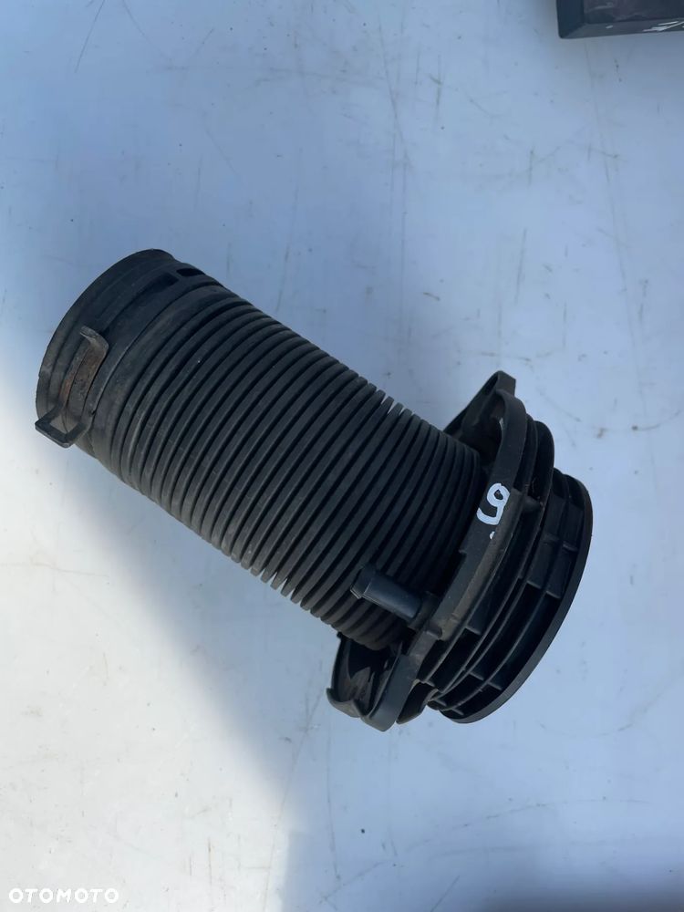 RURA PRZEWÓD POWIETRZA VW GOLF V AUDI A3 8P SEAT SKODA 3C0129684A - 1