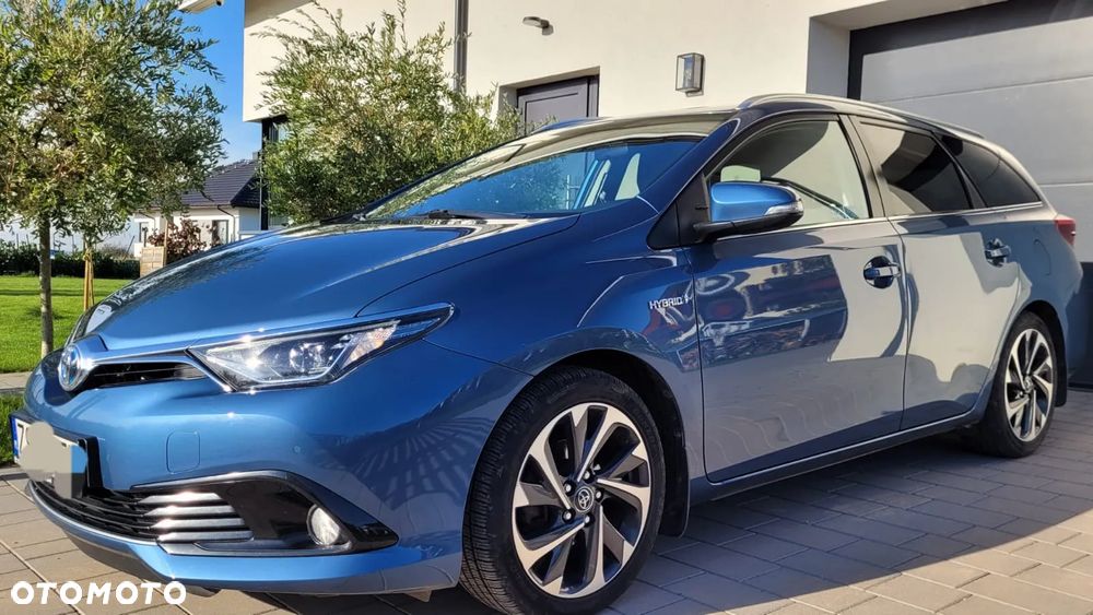 Toyota Auris 1.8 HSD Luna - 1