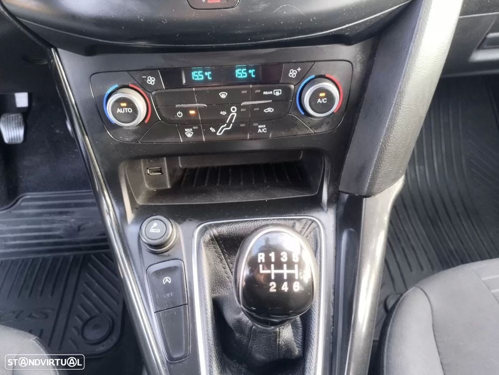 Ford Focus 1.0 EcoBoost Titanium - 22