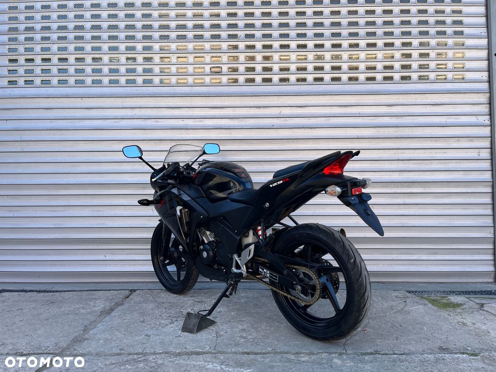 Honda CBR - 37