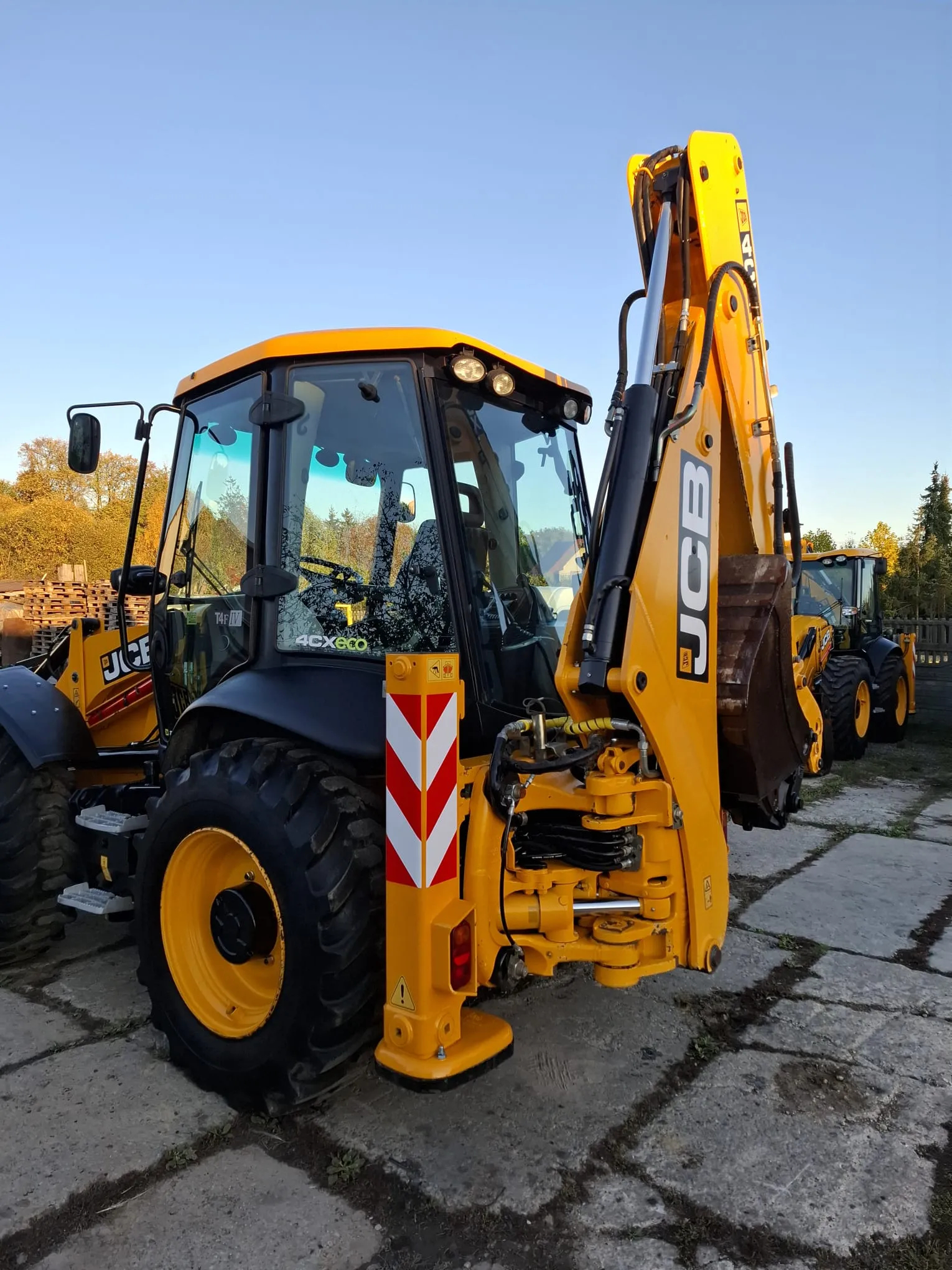 JCB 4CX - 25