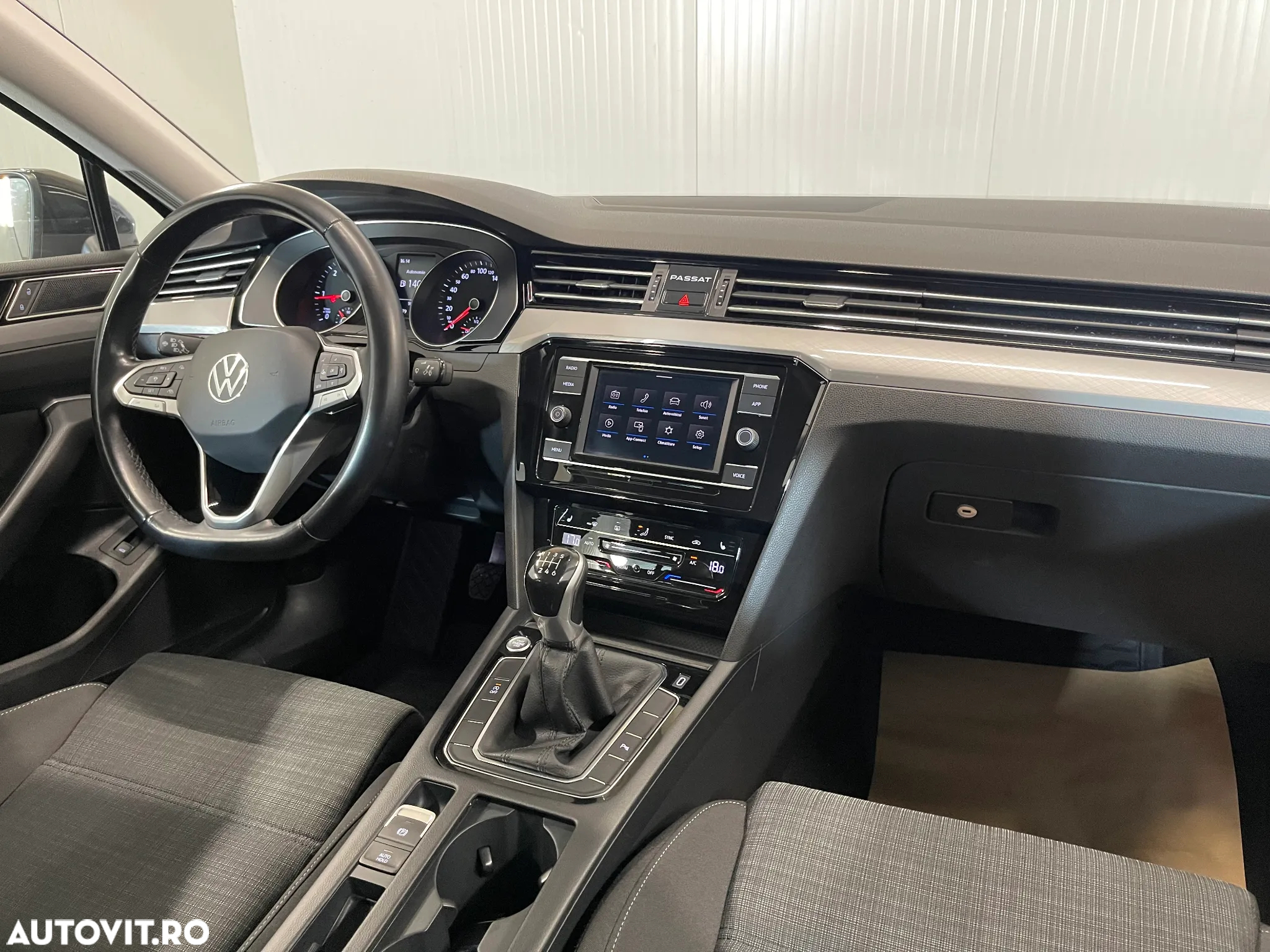 Volkswagen Passat 2.0 TDI Comfortline - 8