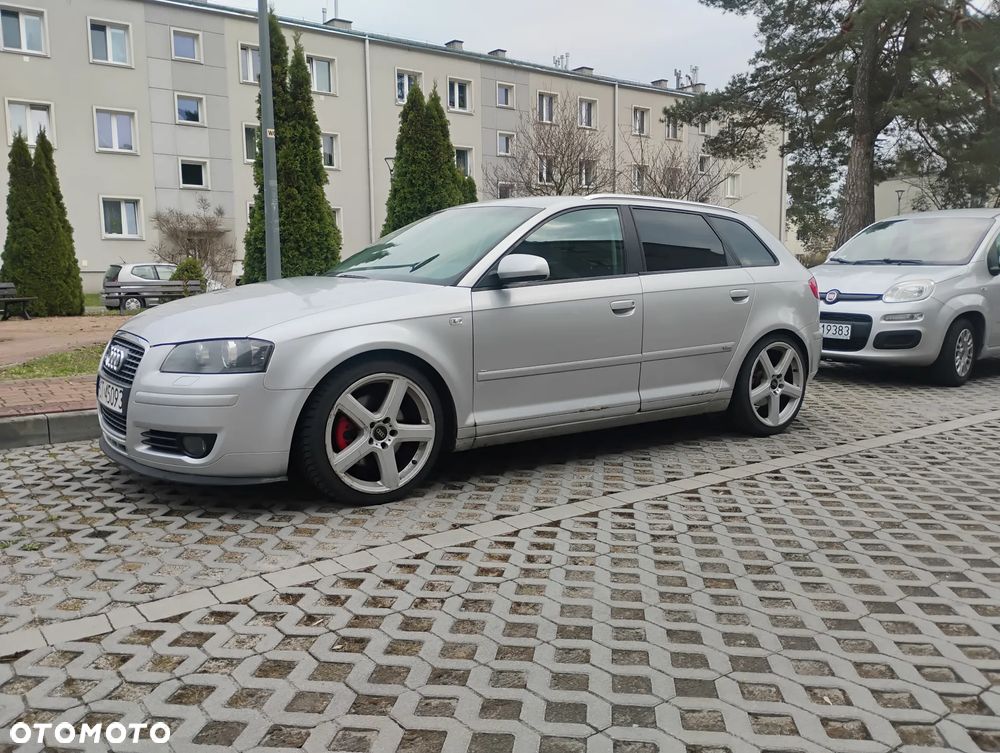 Audi A3 Sportback - 1