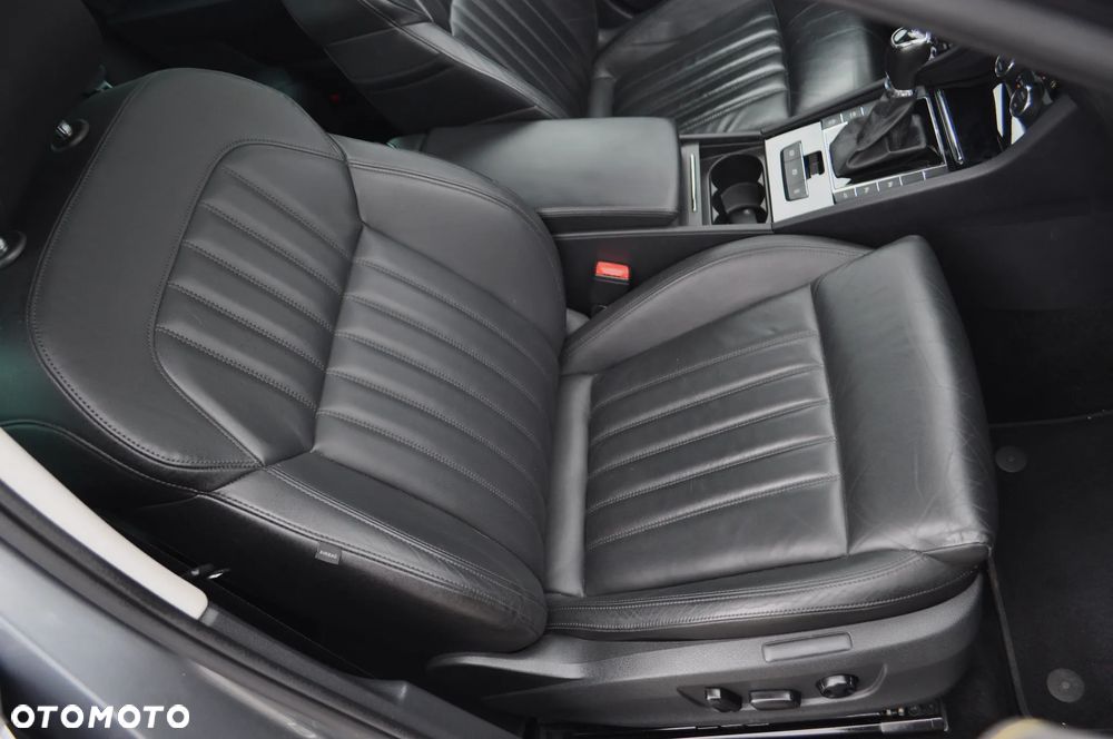 Skoda Superb 2.0 TDI DSG Premium Edition - 30