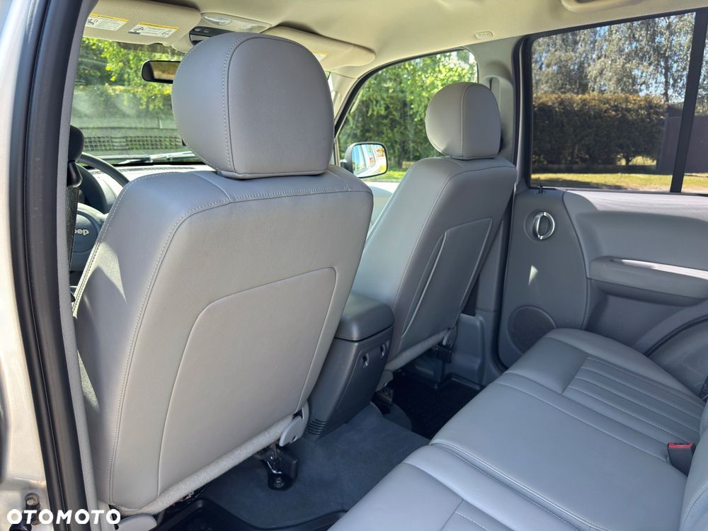 Jeep Cherokee 3.7 Limited - 32
