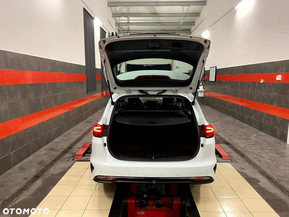 Kia Ceed 1.5 T-GDI DCT7 OPF Platinum Edition - 17