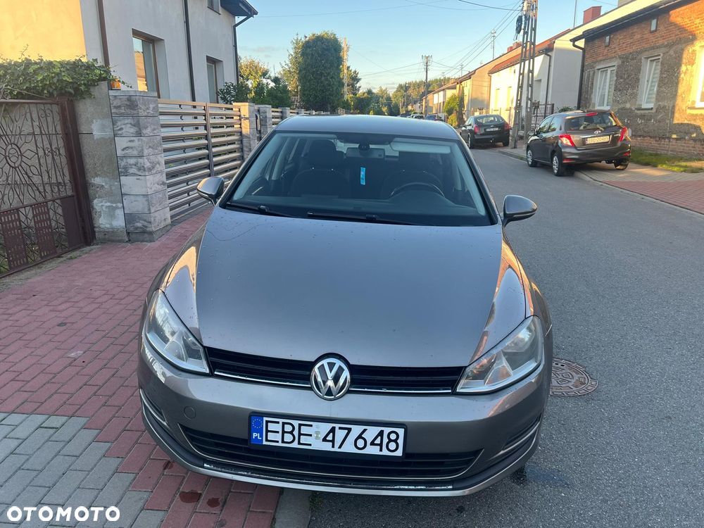 Volkswagen Golf - 1