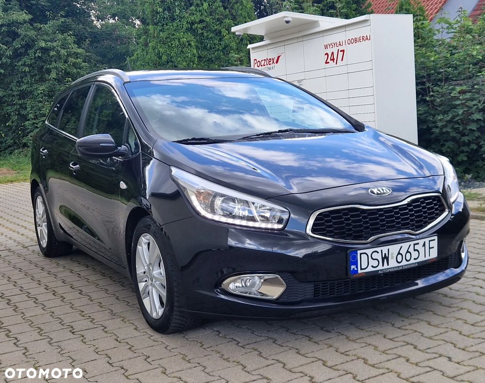 Kia Ceed 1.6 GDI Dream Team Edition - 40
