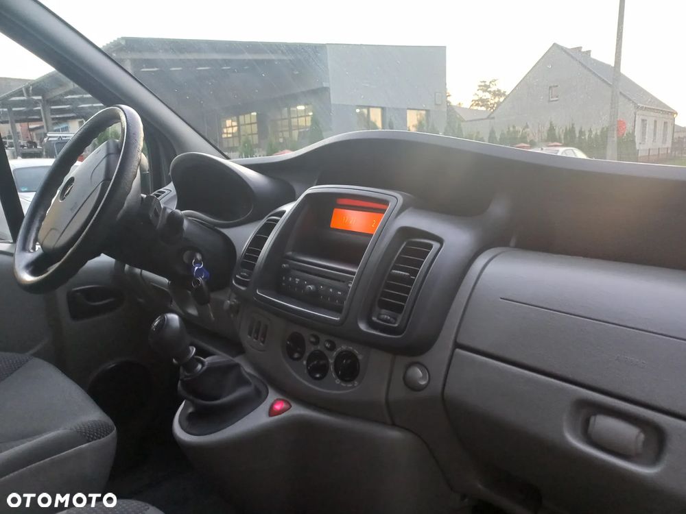 Opel Vivaro - 12