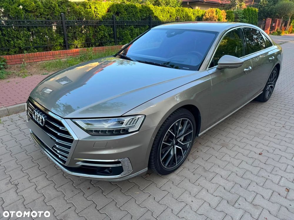 Audi A8 - 4