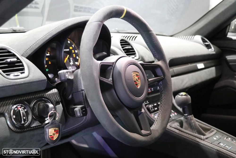 Porsche 718 Cayman - 23
