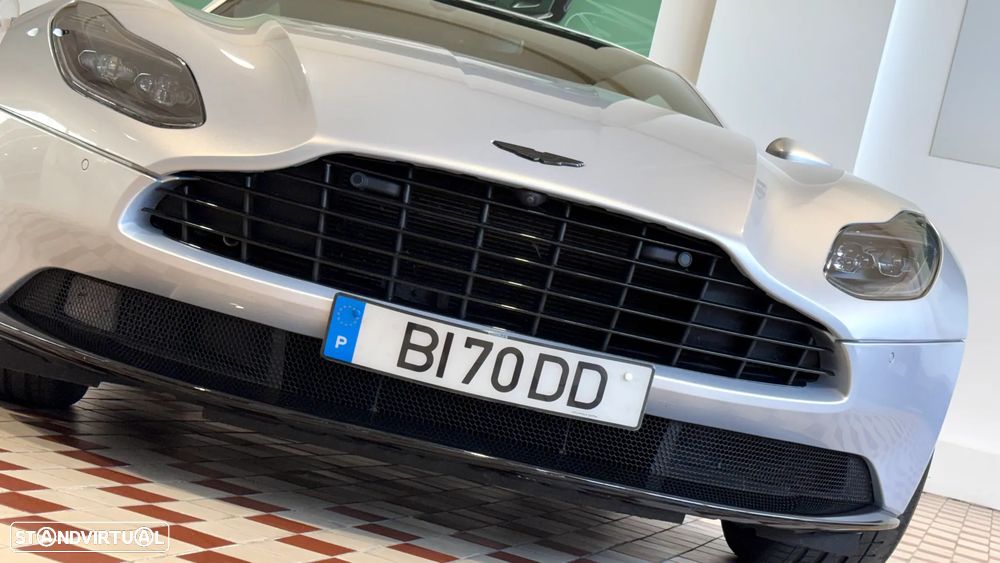 Aston Martin DB11 Coupé V8 - 14