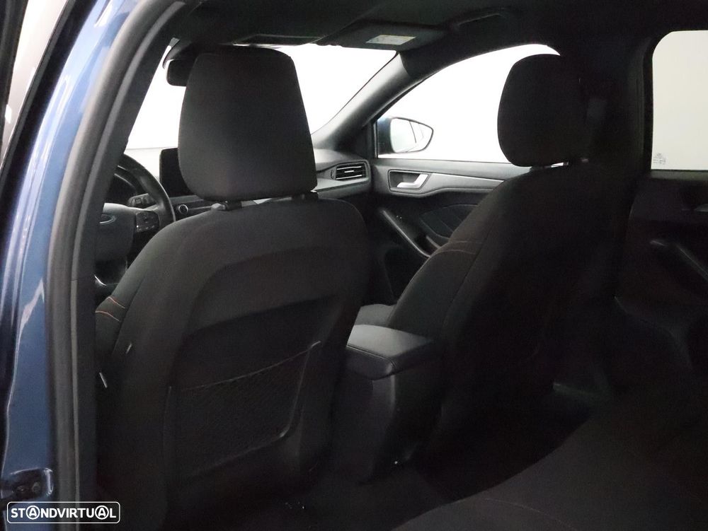 Ford Focus 1.0 EcoBoost MHEV ST-Line - 29
