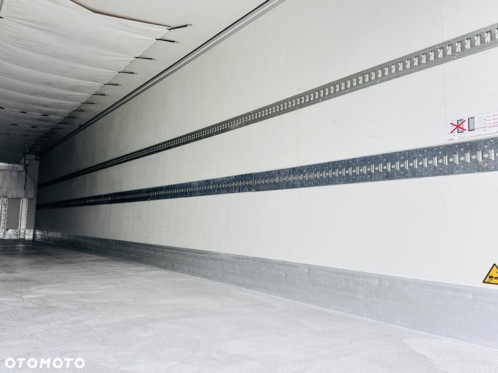 Krone Chłodnia Carrier Vector 1950 - 12