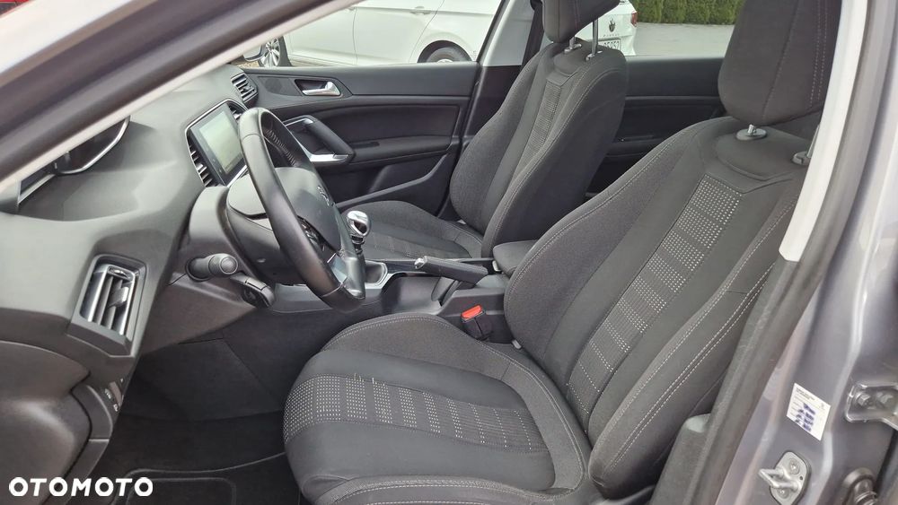 Peugeot 308 SW 1.6 BlueHDi Allure S&S - 15