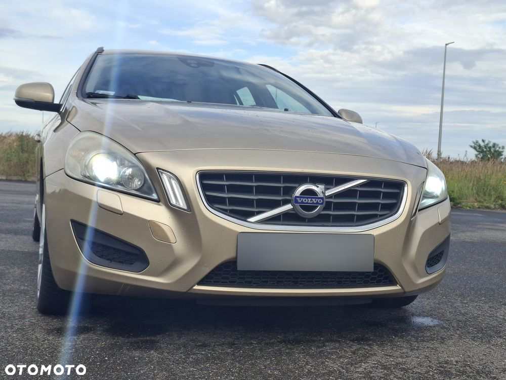 Volvo V60 D3 R-Design - 22