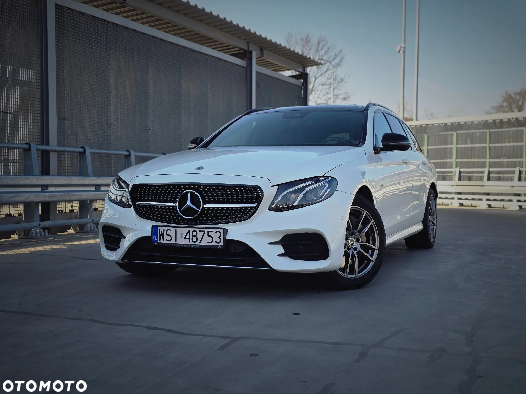 Mercedes-Benz Klasa E 300 de T 9G-TRONIC AMG Line - 2